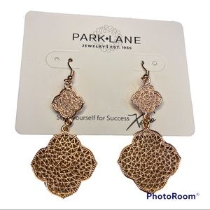 NIB 🌻 Park Lane Moana Earrings Rose Gold